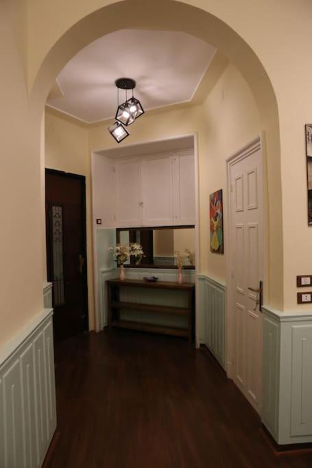 Cozy 2br In Downtown - Mint 21 Cairo